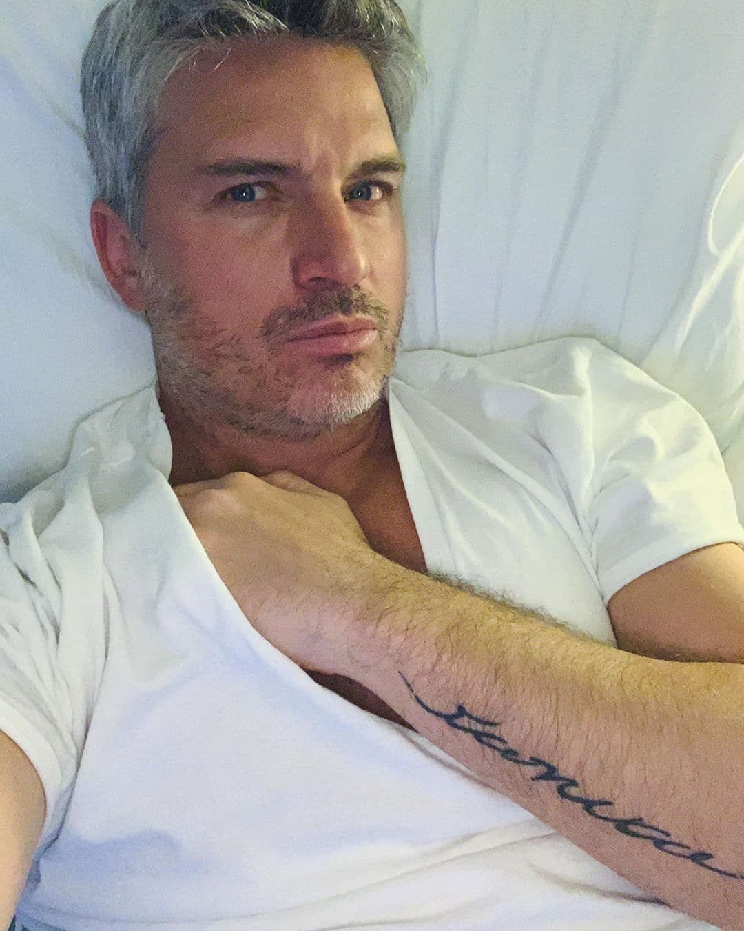 Con el hashtag #quédateencasa, el actor Ramiro Fumazoni invita al público para que le comenten qué piensan sobre este momento que se está viviendo en México.