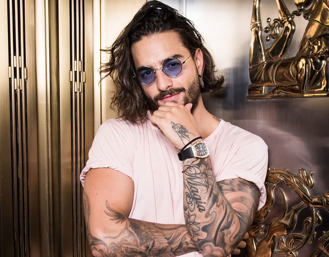 Maluma se codea con la realeza británica. No creerás a quién conoció