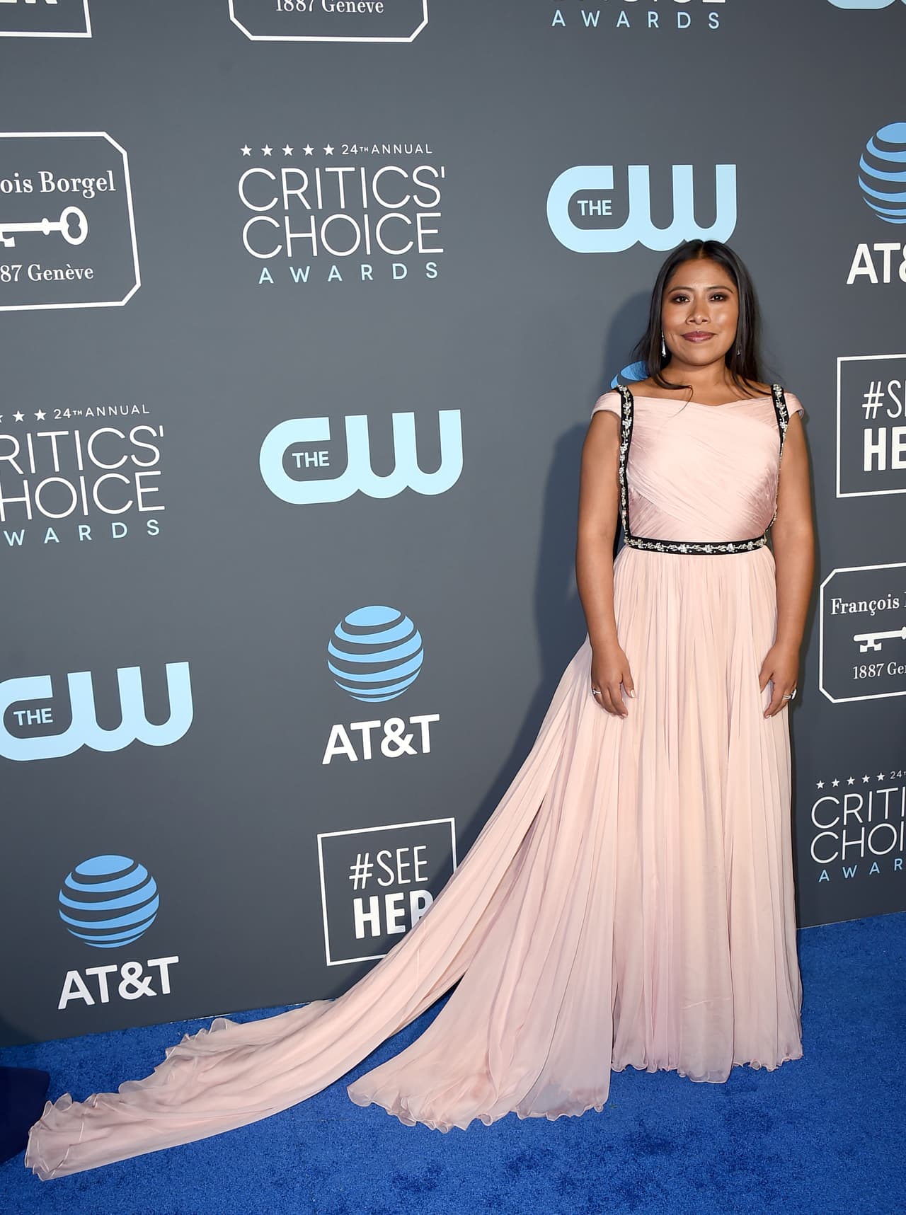 Yalitza Aparicio se viste de Prada para los Critics’ Choice