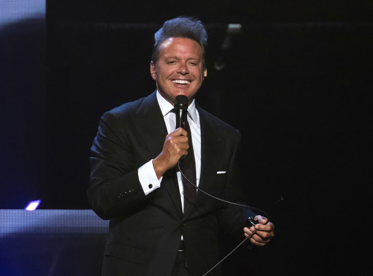 Luis Miguel defiende a fan en pleno concierto
