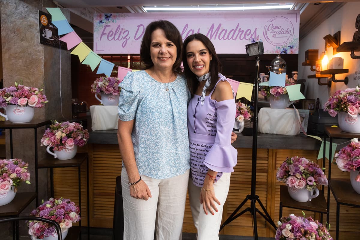‘Como dice el dicho’ festeja a las mamás reales del elenco