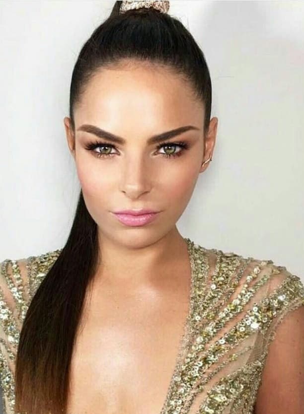 Alejandra Robles Gil