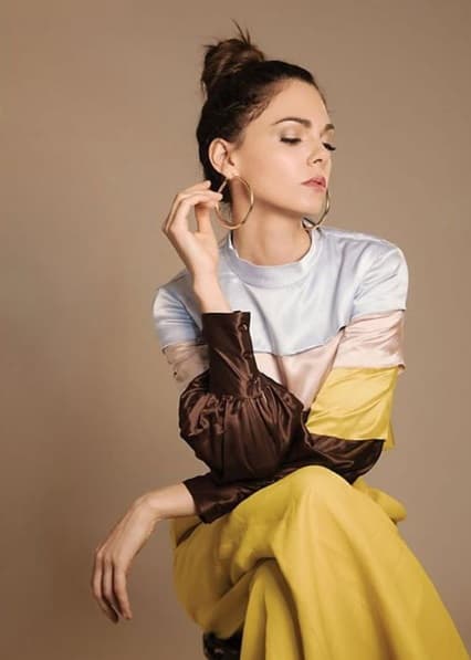 La belleza no sólo está en el exterior, también en el exterior y la actriz lo ejemplifica con esta frase: “Sé mentalmente atractiva”.