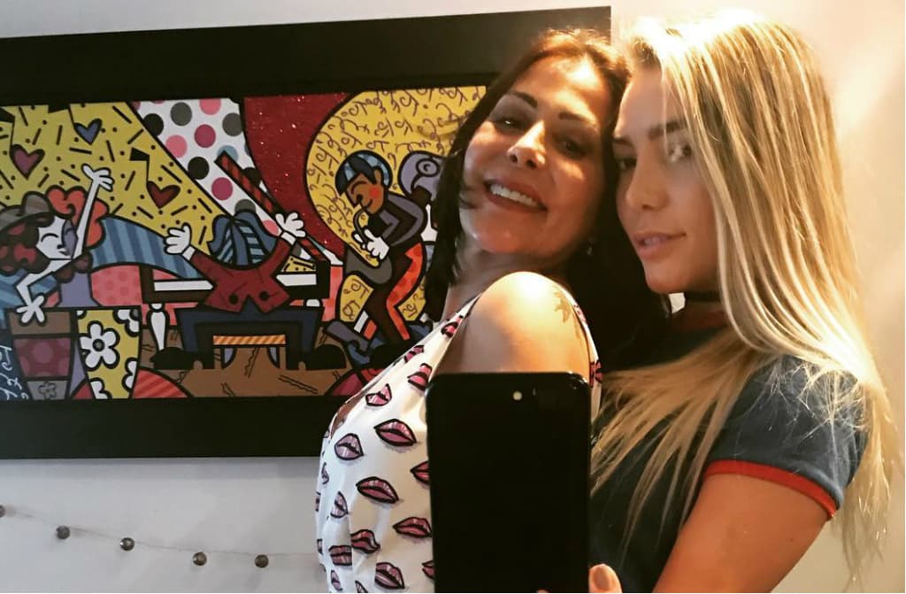 Dinero: la posible causa del conflicto entre Alejandra Guzmán y Frida Sofía