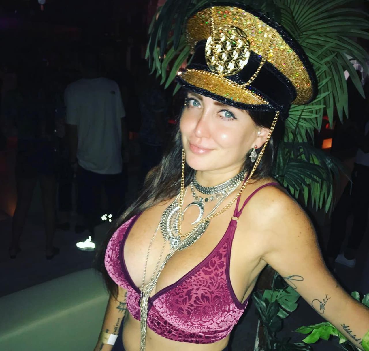 Celia Lora comparte candentes videos en Instagram