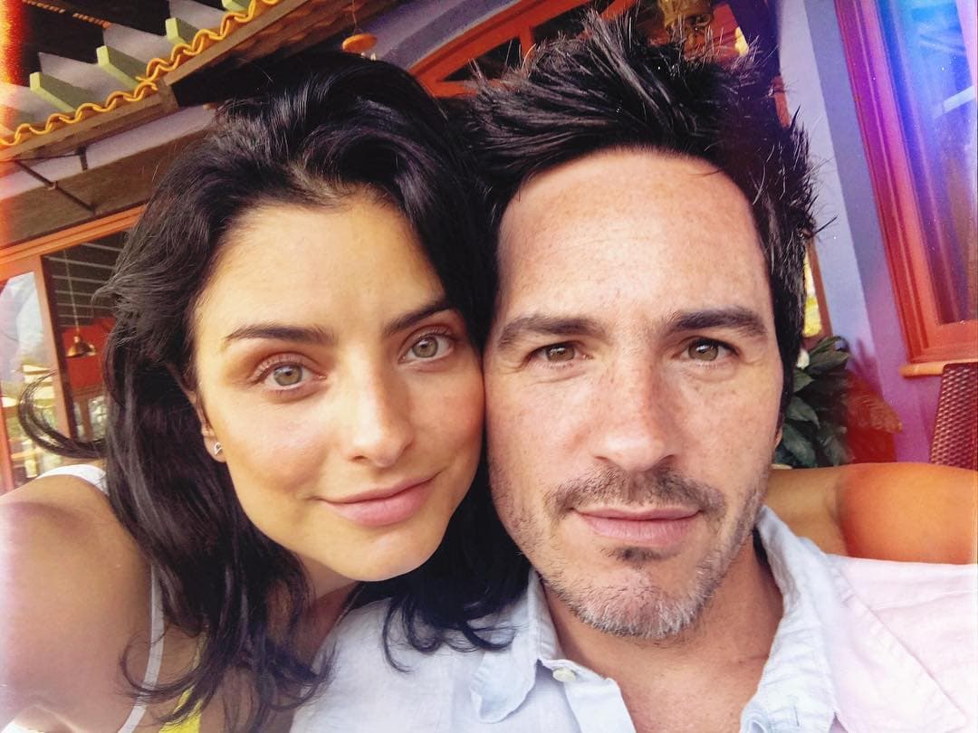 Mauricio Ochmann impacta al presentar a su joven novia a un año del divorcio con Aislinn Derbez