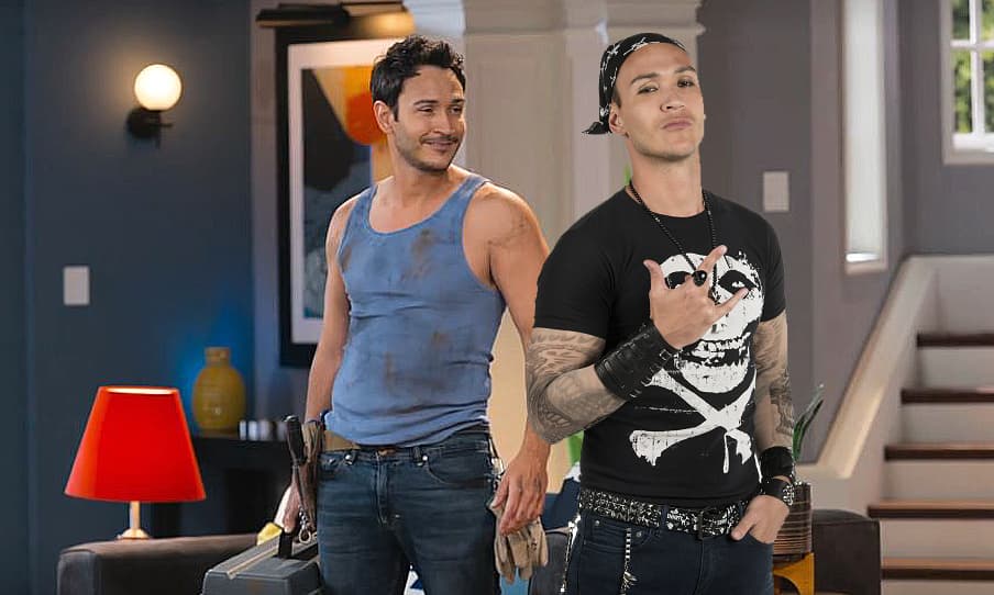 En 'Vecinos' lo conocemos como 'Rocko', el esposo darketo de 'Alejandra López Pérez' y padre de su "bendición", pero en 'Mi querida herencia', Markin López se transformó en 'Kevin de Jesús', un sexy plomero del barrio de 'Deyanira'.