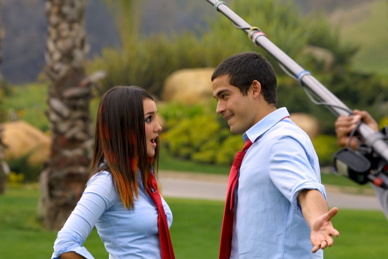 Sin embargo, Anahí y Christopher no fueron los únicos integrantes del grupo que fueron pareja en la vida real, ya que Dulce María y Alfonso Herrera también llegaron a sostener un romance.