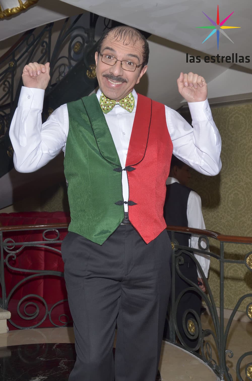 FOTOS: Estos fueron los outfits de los conductores y elenco de Fiesta Mexicana
