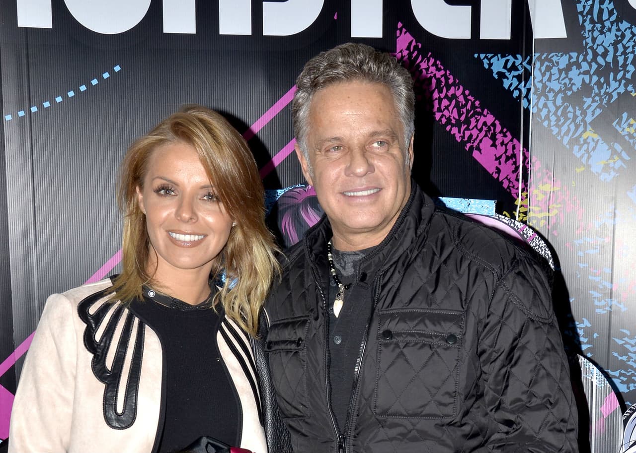 Alexis Ayala enloquece Instagram al exhibir a su esposa… ¡desnuda!
