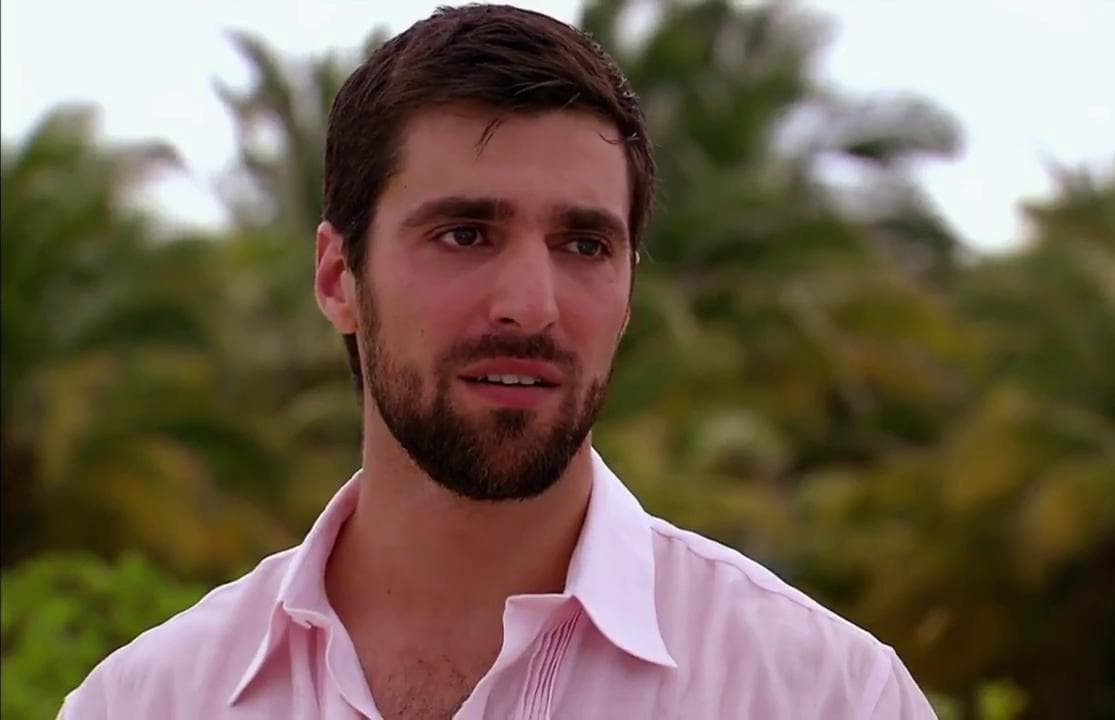 Ese mismo año formó parte del elenco de ‘Lo que la vida me robó’, telenovela en la que dio vida a ‘Sebastián de Icaza’, además apareció en la película ‘Milagro en Praga’.
