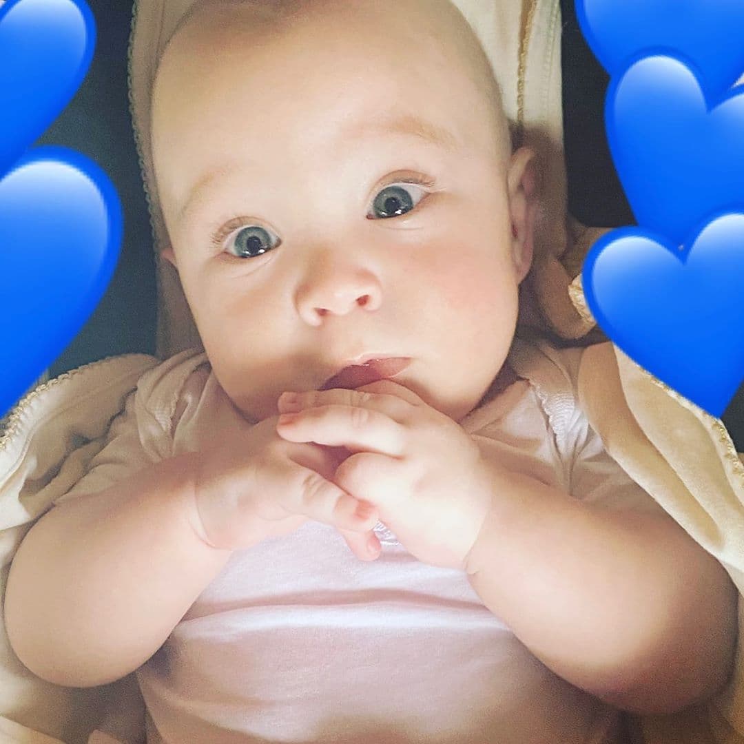 Emiliano es el segundo hijo de la exRBD, quien nació el 2 de febrero de 2020. El pequeño destaca por sus enormes ojos, que se parecen a los de su madre.