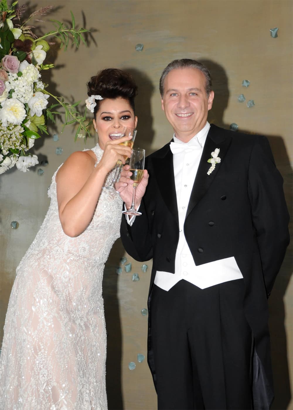 Por tercer ocasión, el abogado de casó con Yadhira Carrillo en una ceremonia que se realizó en el Colegio de las Vizcaínas el 31 de marzo de 2012, con quien no tuvo hijos.