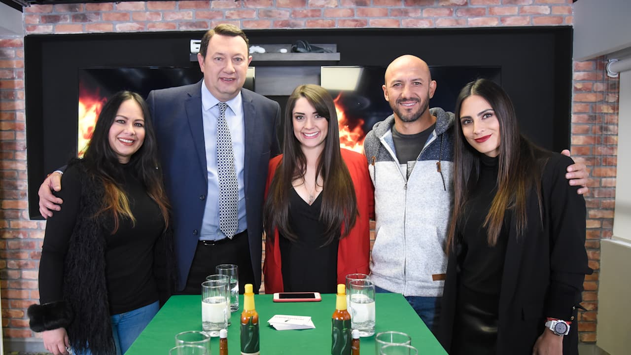 ¿Quién sabe más del Super Bowl? Dos equipos de celebridades se enfrentan en la Trivia Enchilada