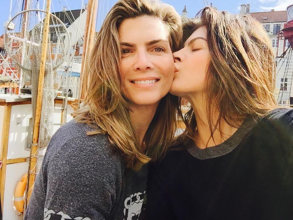Montserrat Oliver comparte tierna foto con su prometida Yaya: “Falta mucho camino por recorrer”
